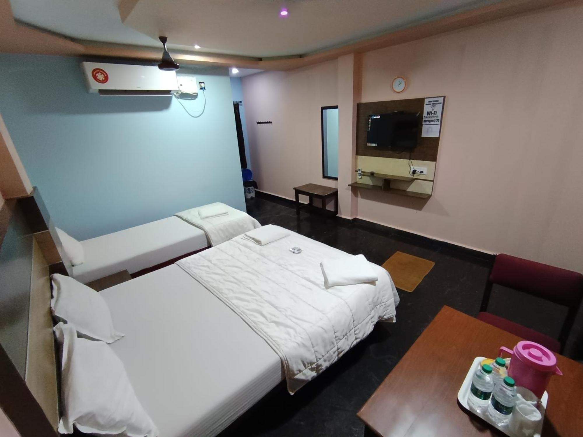 Sri Murugan Beach Paradise Hotel مهاباليبورام المظهر الخارجي الصورة