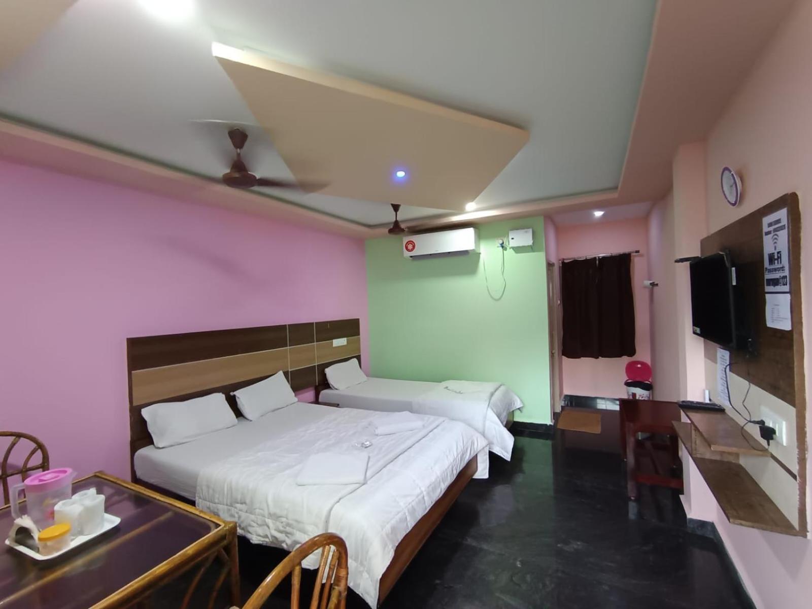 Sri Murugan Beach Paradise Hotel مهاباليبورام المظهر الخارجي الصورة