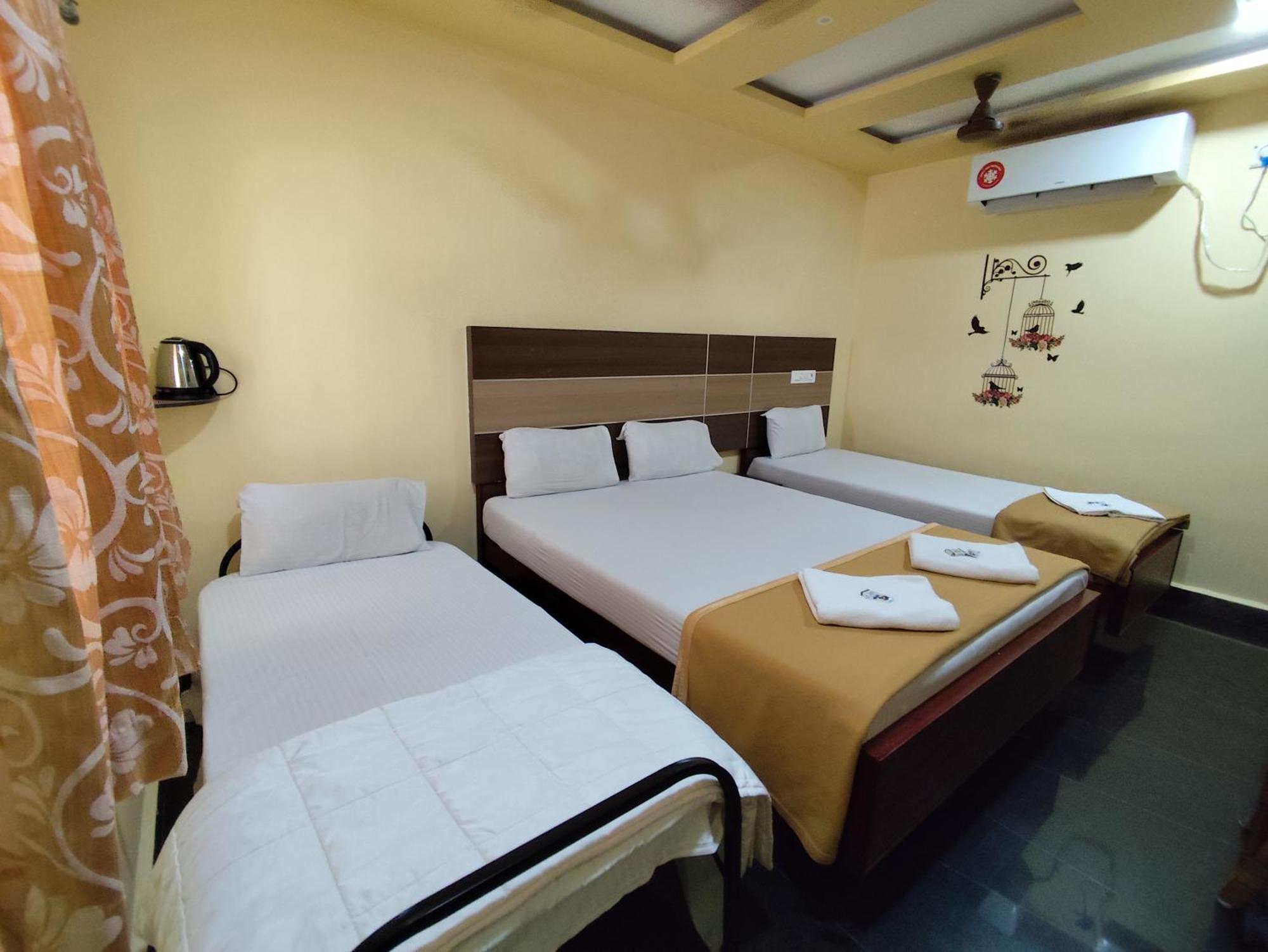 Sri Murugan Beach Paradise Hotel مهاباليبورام المظهر الخارجي الصورة
