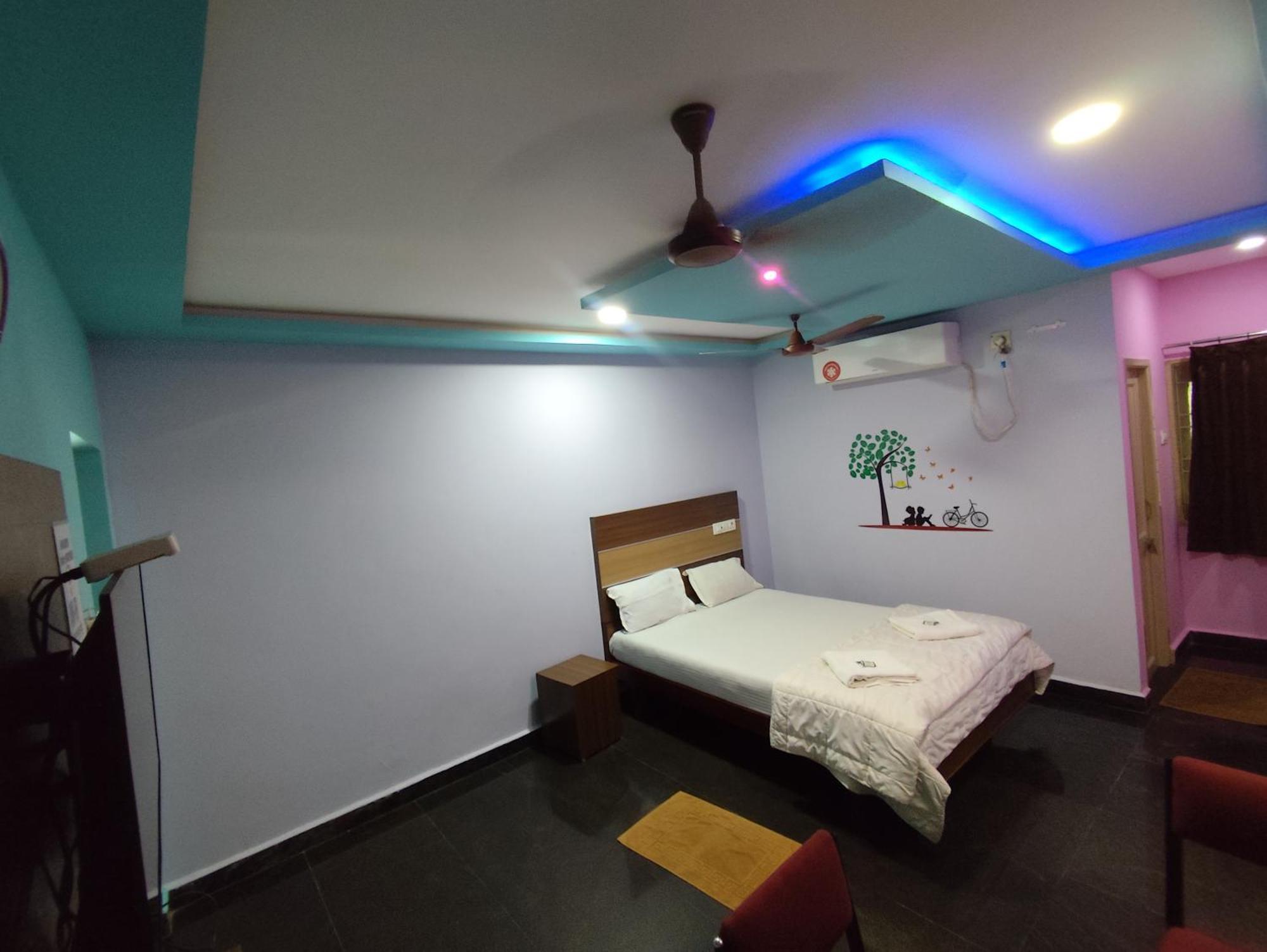 Sri Murugan Beach Paradise Hotel مهاباليبورام المظهر الخارجي الصورة